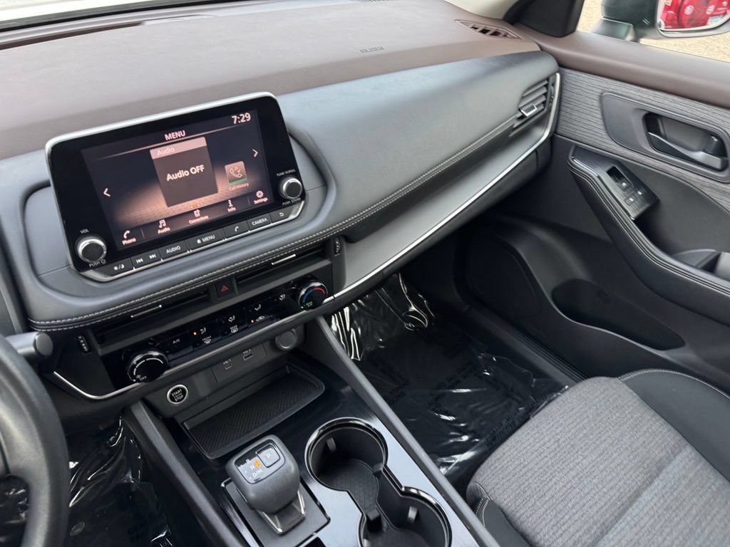 Used 2021 Nissan Rogue S AWD/4WD image 24