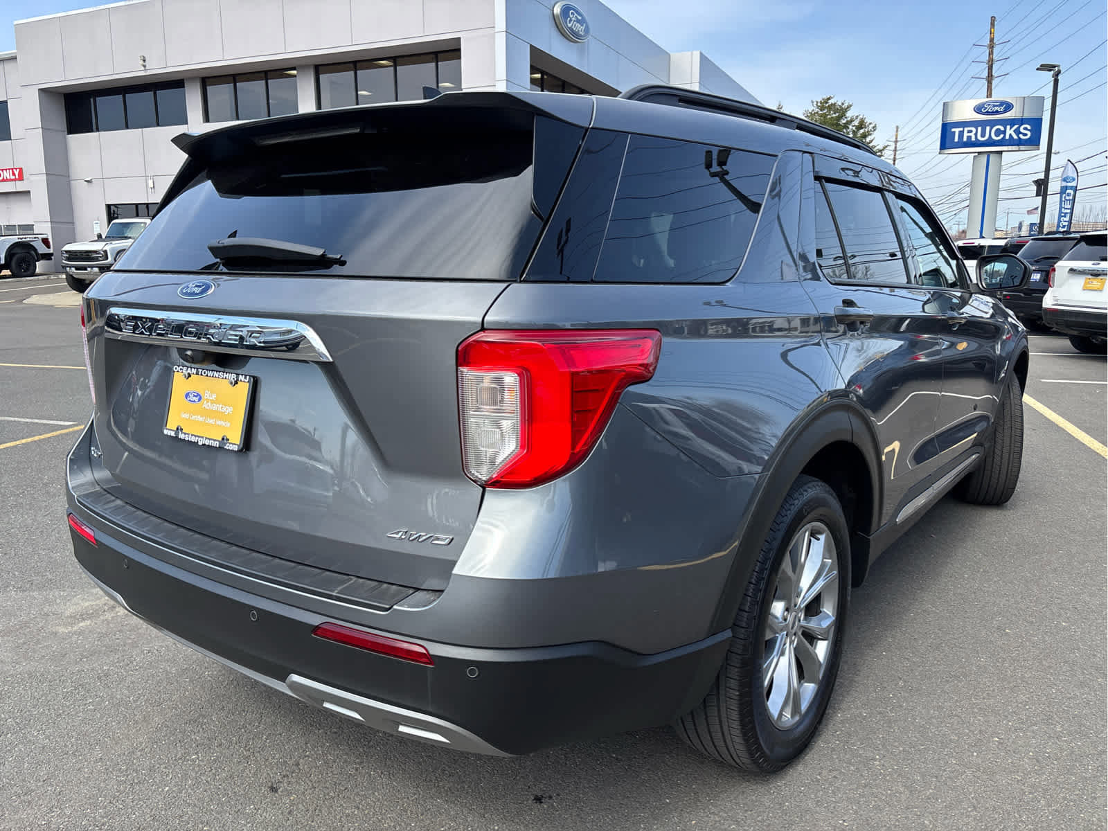 Certified 2023 Ford Explorer XLT w/ Equipment Group 202A image 4