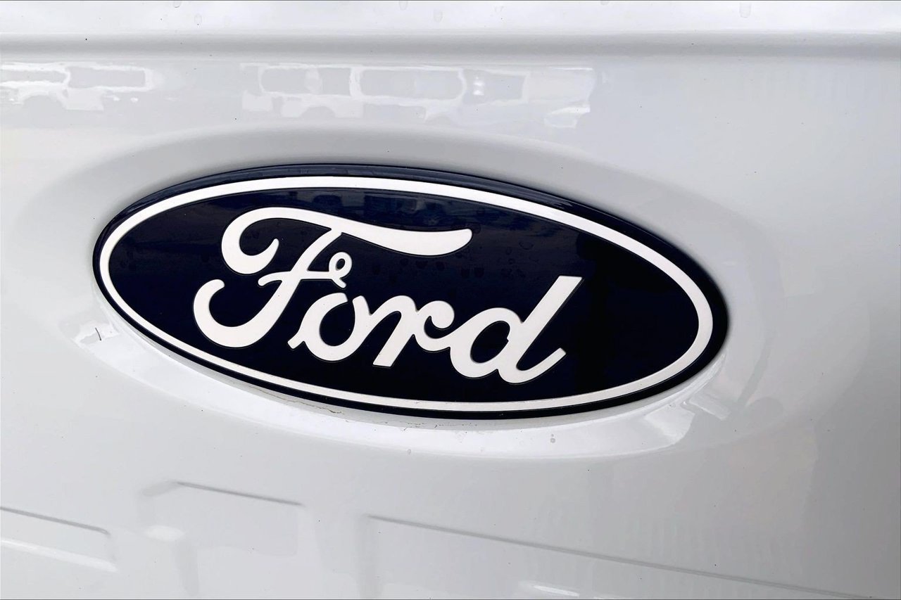 Certified 2024 Ford F150 XLT w/ Equipment Group 302A MID AWD/4WD image 31