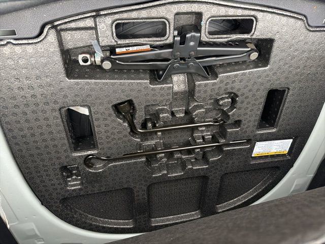 Used 2023 Toyota Camry SE w/ Convenience Package image 11