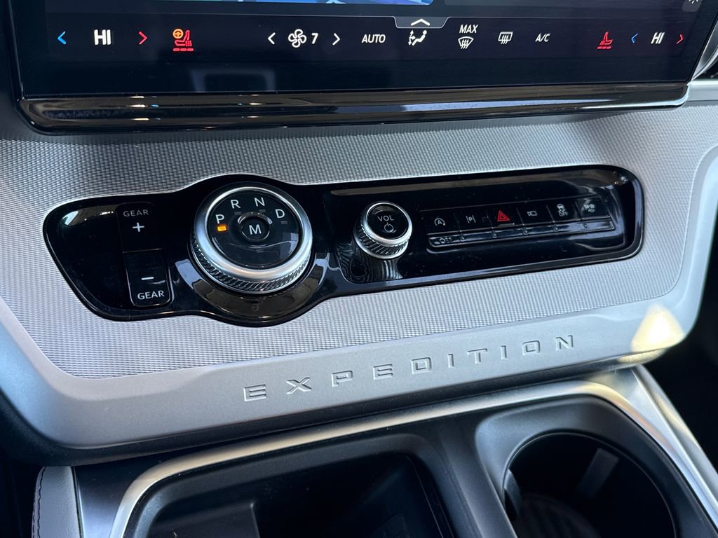 Certified 2025 Ford Expedition Active image 24