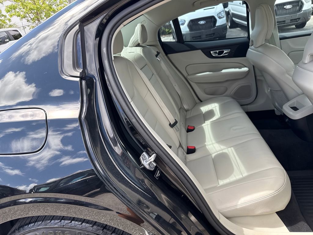 Used 2019 Volvo S60 T5 Momentum w/ Premium Package FWD image 26