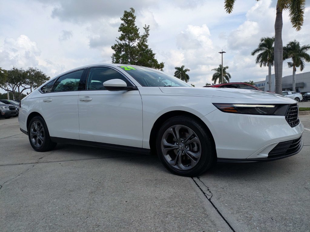 Used 2024 Honda Accord EX image 2