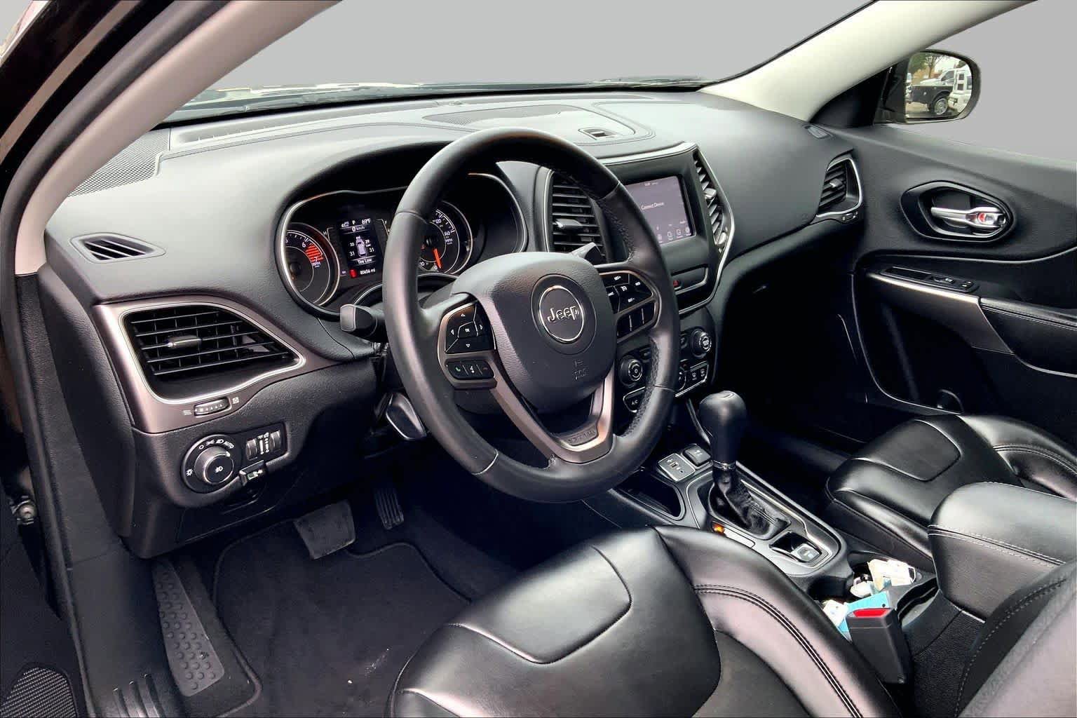 Used 2020 Jeep Cherokee Latitude Plus FWD image 15