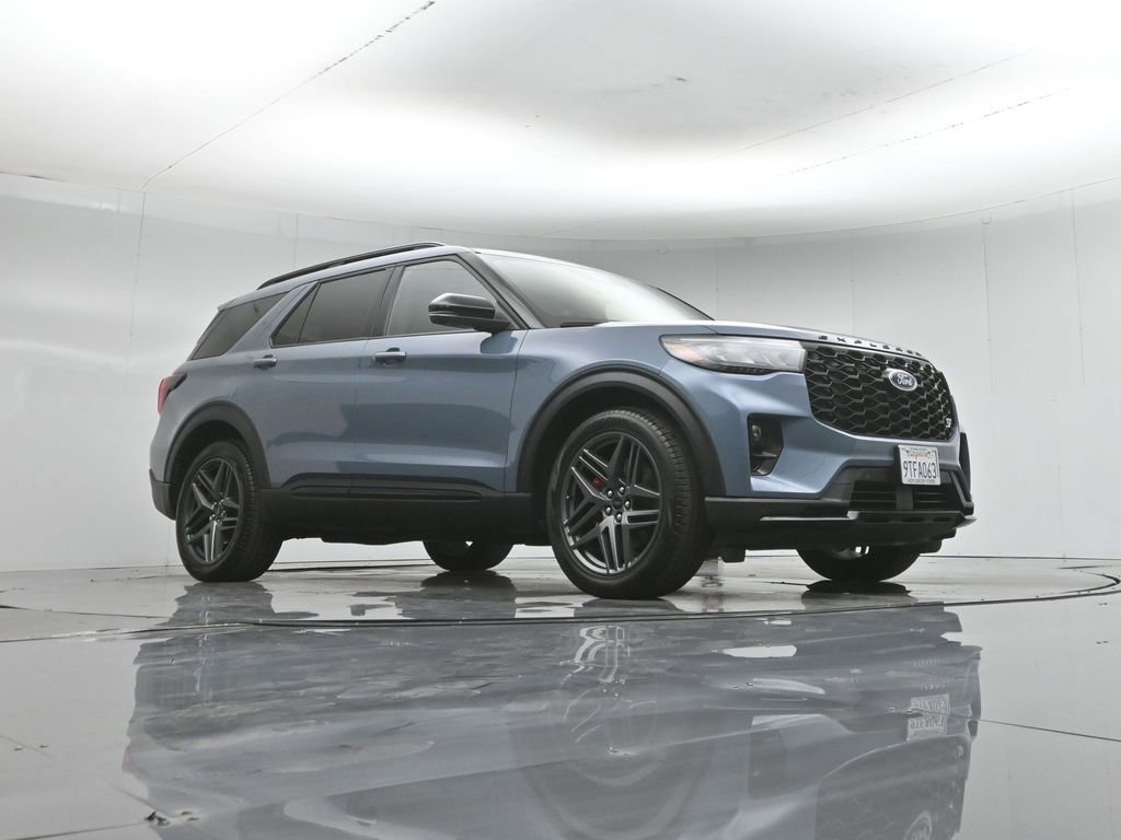 Certified 2025 Ford Explorer ST w/ Sun And Sound Package AWD/4WD image 4