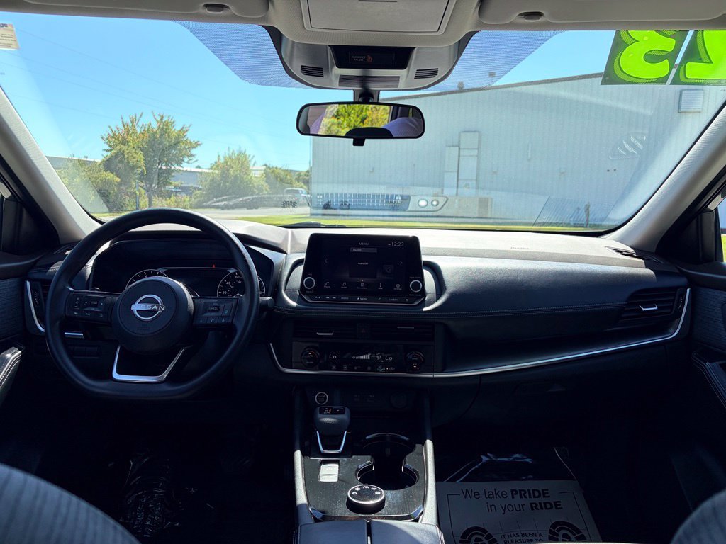Used 2023 Nissan Rogue SV AWD/4WD image 6