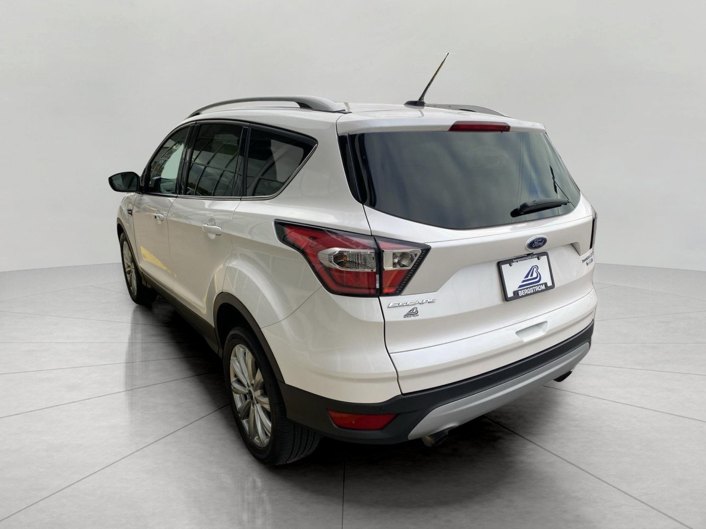 Certified 2017 Ford Escape Titanium AWD/4WD image 10