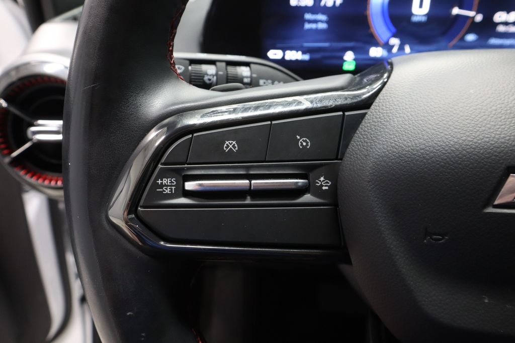 Used 2024 Chevrolet Equinox EV RS FWD image 29