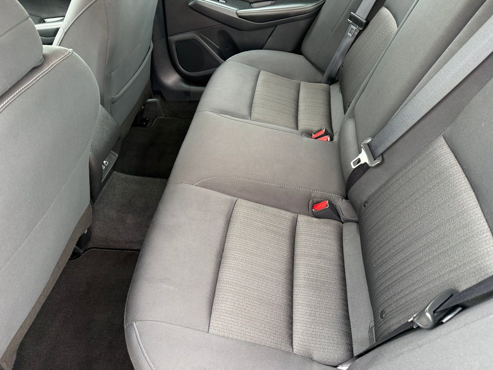 Used 2025 Nissan Altima 2.5 SV FWD image 18