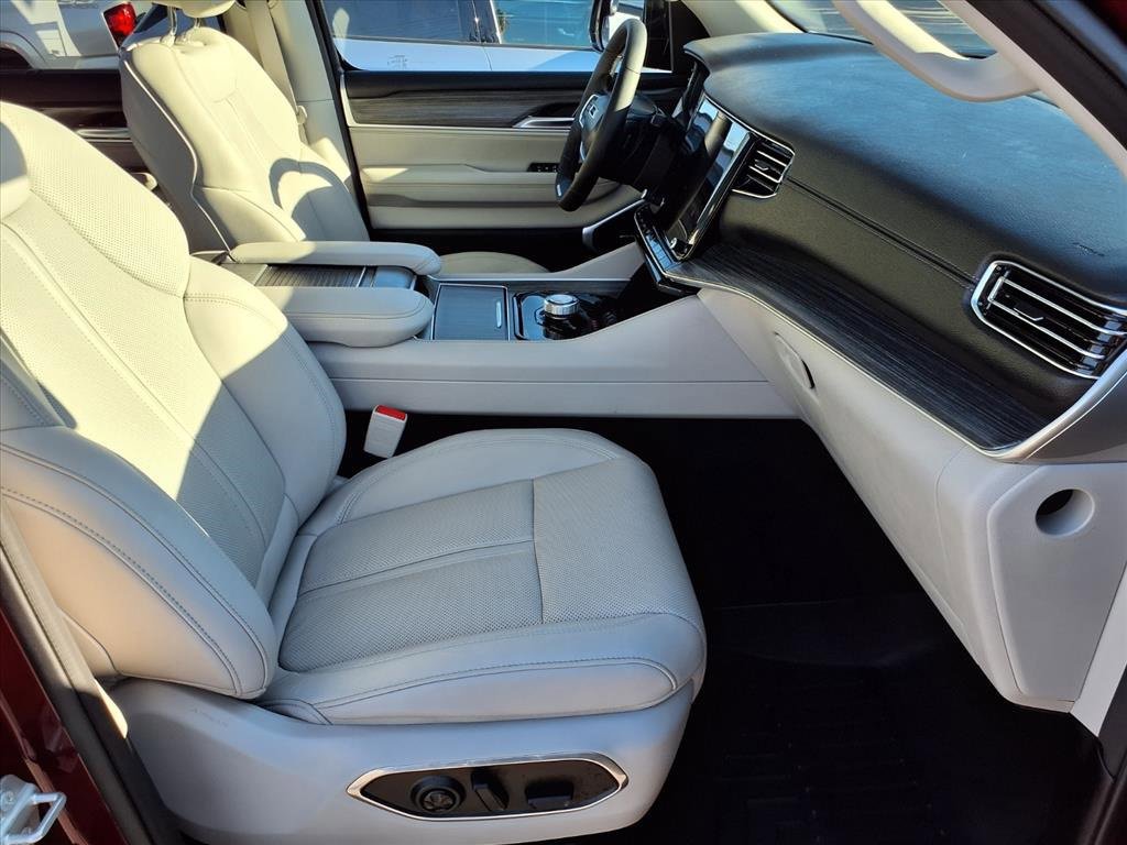 Used 2024 Jeep Wagoneer Series II w/ Premium Group I image 7