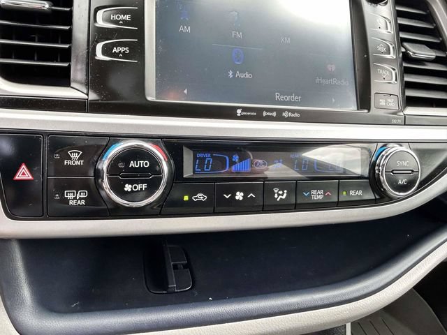 Used 2018 Toyota Highlander XLE FWD image 26