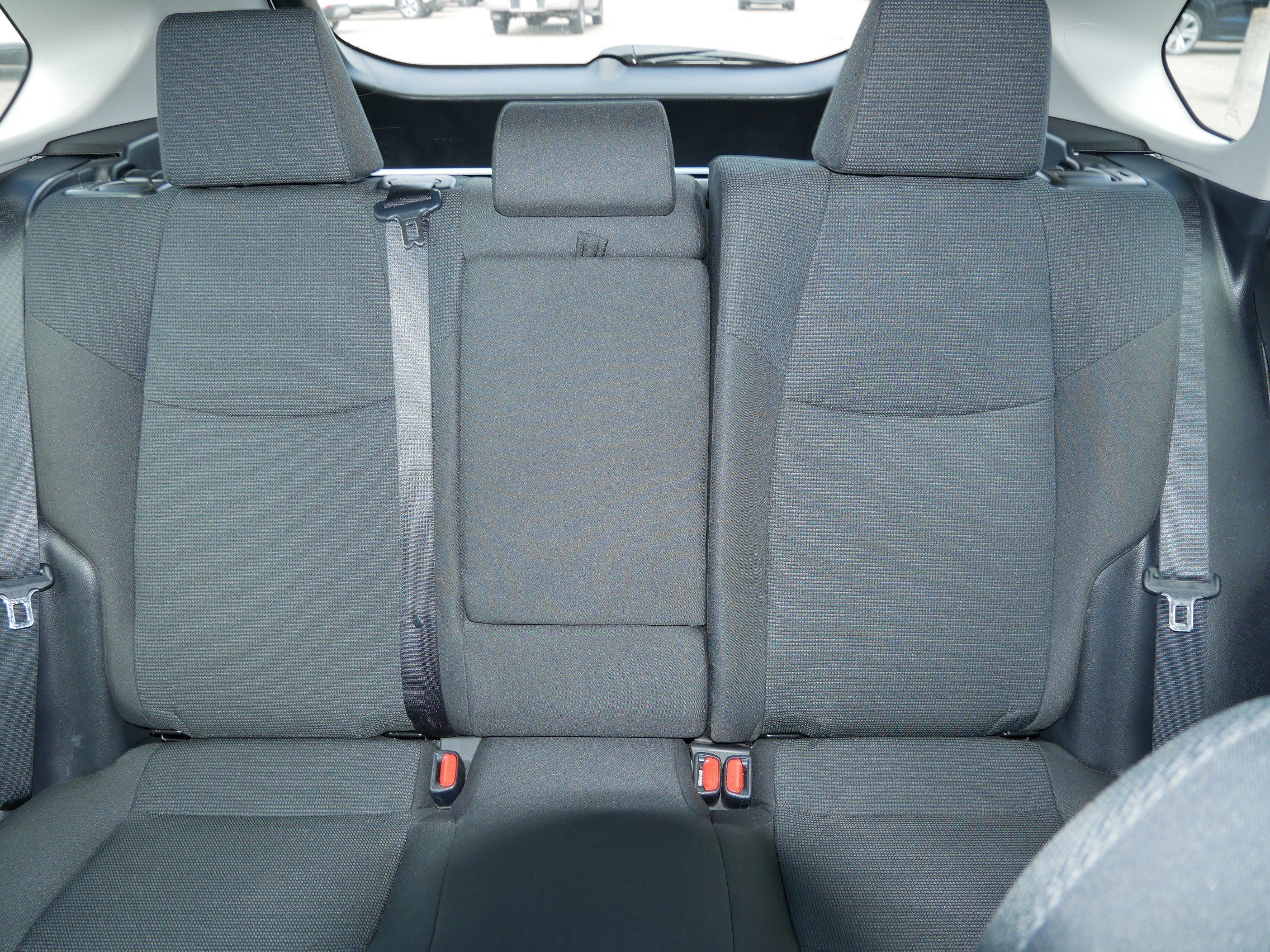 Used 2022 Toyota RAV4 LE w/ Carpet Mat Package (TMS) AWD/4WD image 13