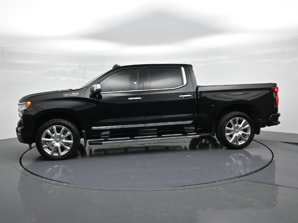 Used 2023 Chevrolet Silverado 1500 High Country w/ High Country Premium Package AWD/4WD image 9