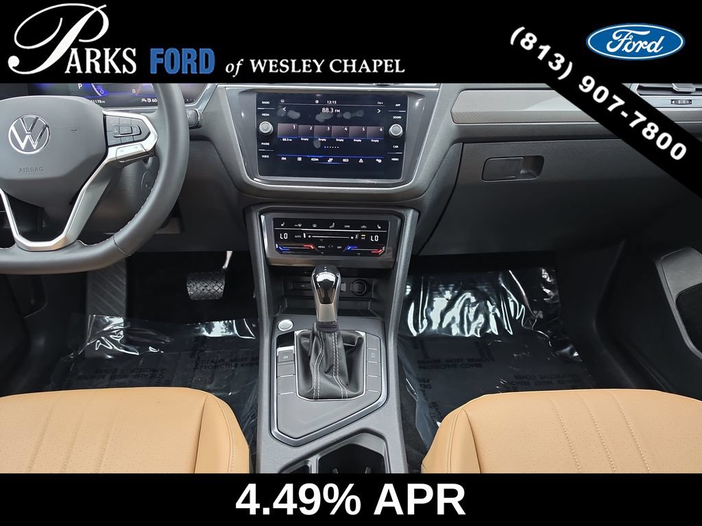 Used 2024 Volkswagen Tiguan SE w/ Panoramic Sunroof Package FWD image 14