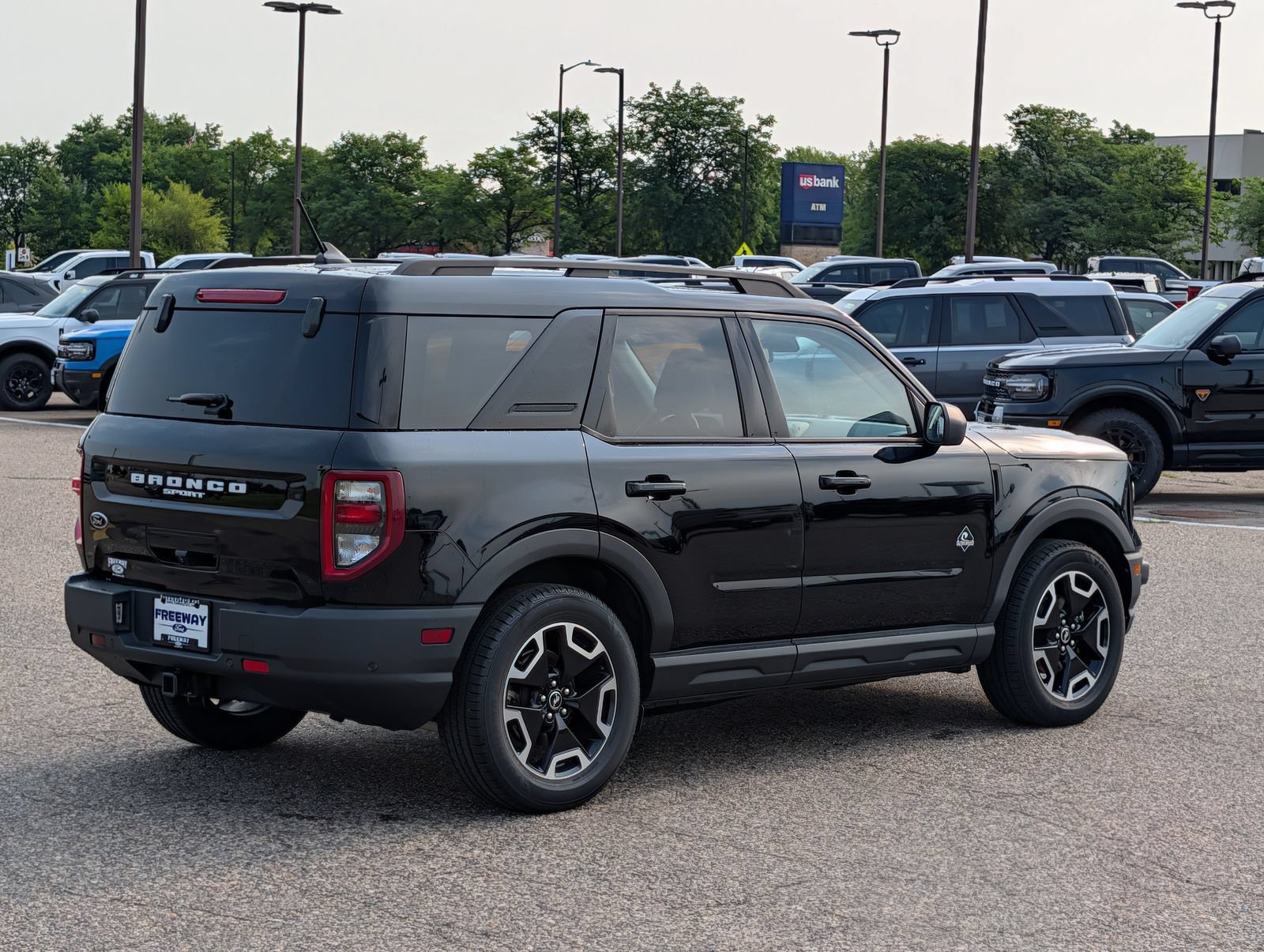 Certified 2021 Ford Bronco Sport Outer Banks w/ Outer Banks Package AWD/4WD image 7