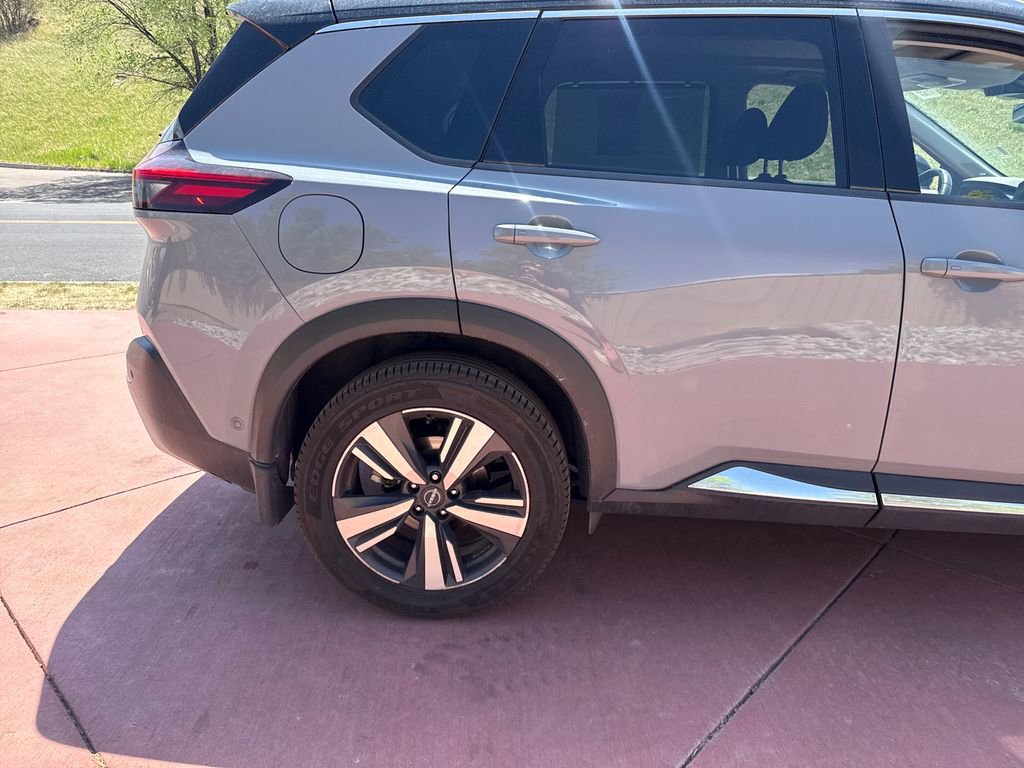 Used 2022 Nissan Rogue Platinum w/ Head-Up Display Package AWD/4WD image 30