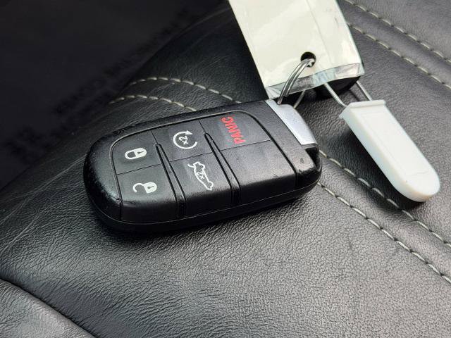 Used 2019 Chrysler 300 S RWD image 32