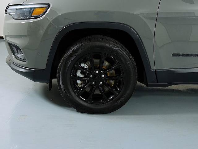 Used 2023 Jeep Cherokee Altitude Lux AWD/4WD image 5
