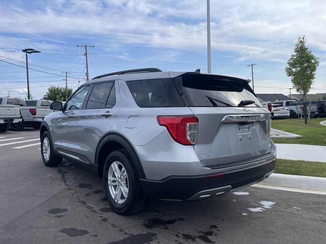 Certified 2023 Ford Explorer XLT w/ Equipment Group 202A AWD/4WD image 3