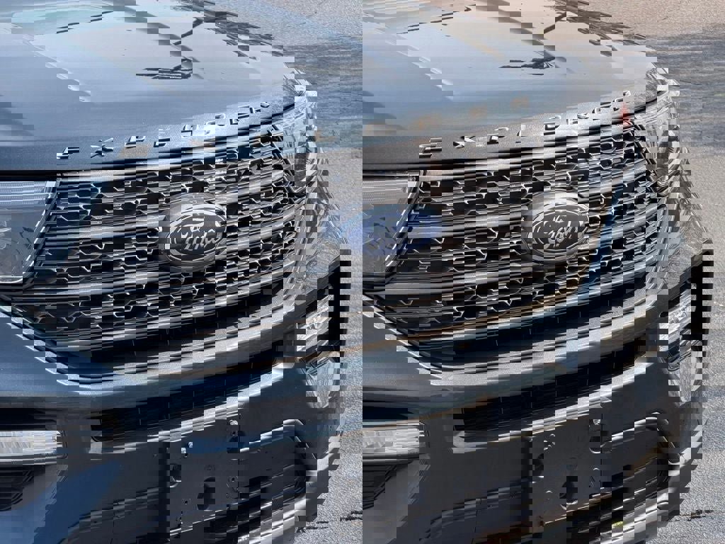 Certified 2023 Ford Explorer XLT w/ Equipment Group 202A image 10