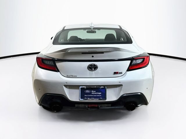 Used 2024 Toyota GR86 Premium RWD image 9