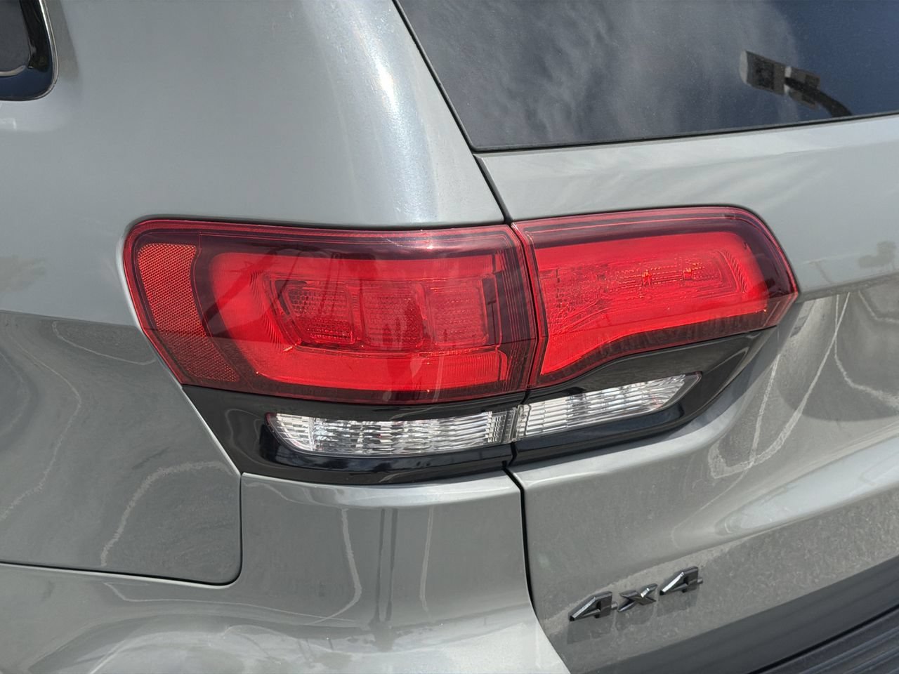 Used 2021 Jeep Grand Cherokee Laredo X AWD/4WD image 7