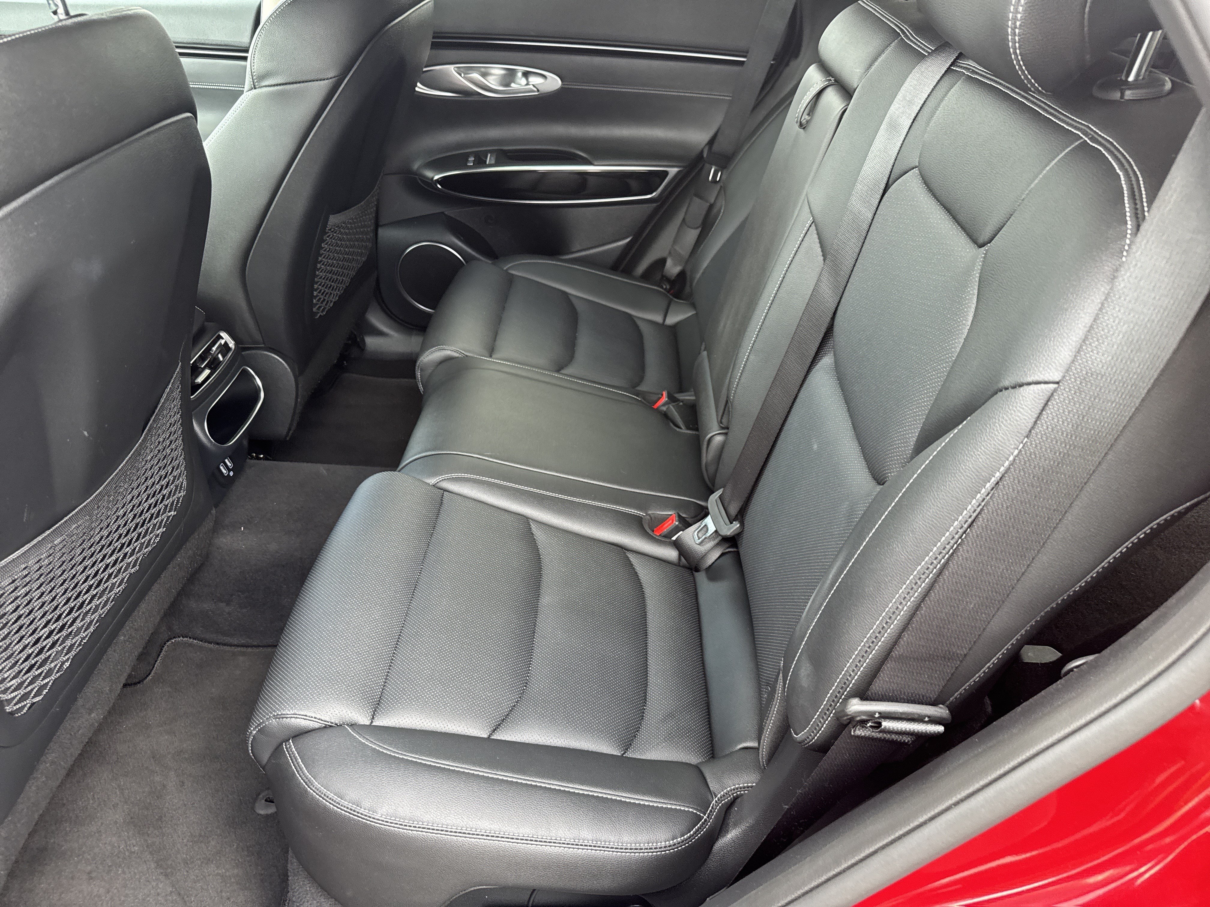 Used 2025 Genesis GV70 2.5T AWD/4WD image 11