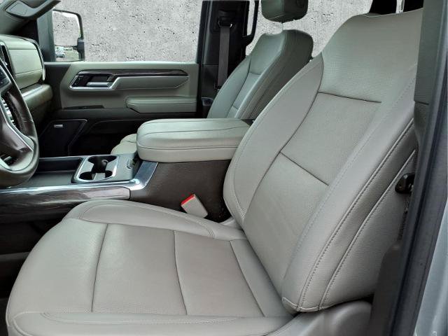 Used 2024 Chevrolet Silverado 3500 LTZ w/ LTZ Convenience Package AWD/4WD image 20