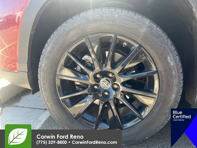 Used 2019 Toyota Highlander SE w/ Nightshade Edition FWD image 20