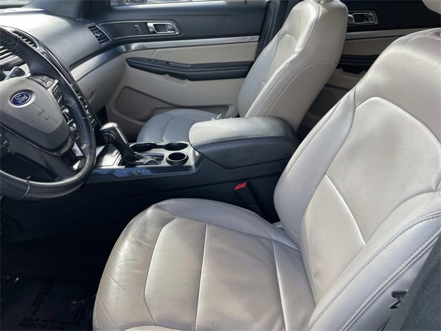 Certified 2018 Ford Explorer XLT w/ Equipment Group 202A image 21