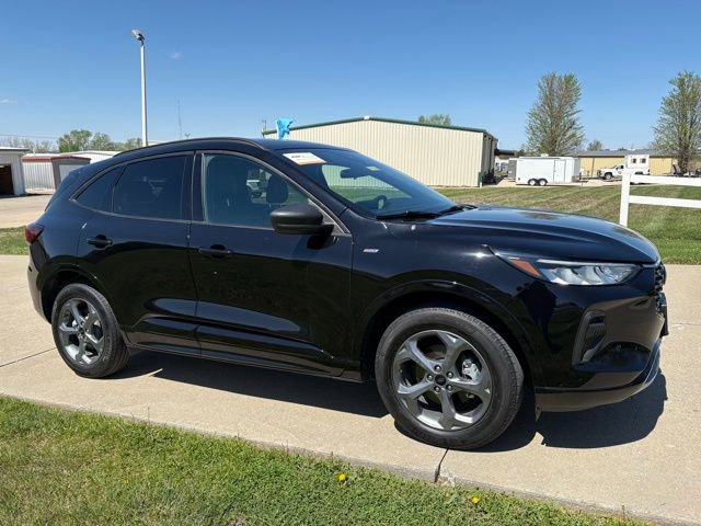 Certified 2024 Ford Escape ST-Line w/ Tech Pack #1 AWD/4WD image 3