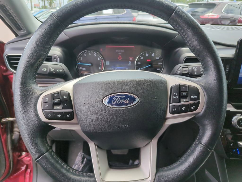 Certified 2023 Ford Explorer Limited w/ Equipment Group 301A AWD/4WD image 34