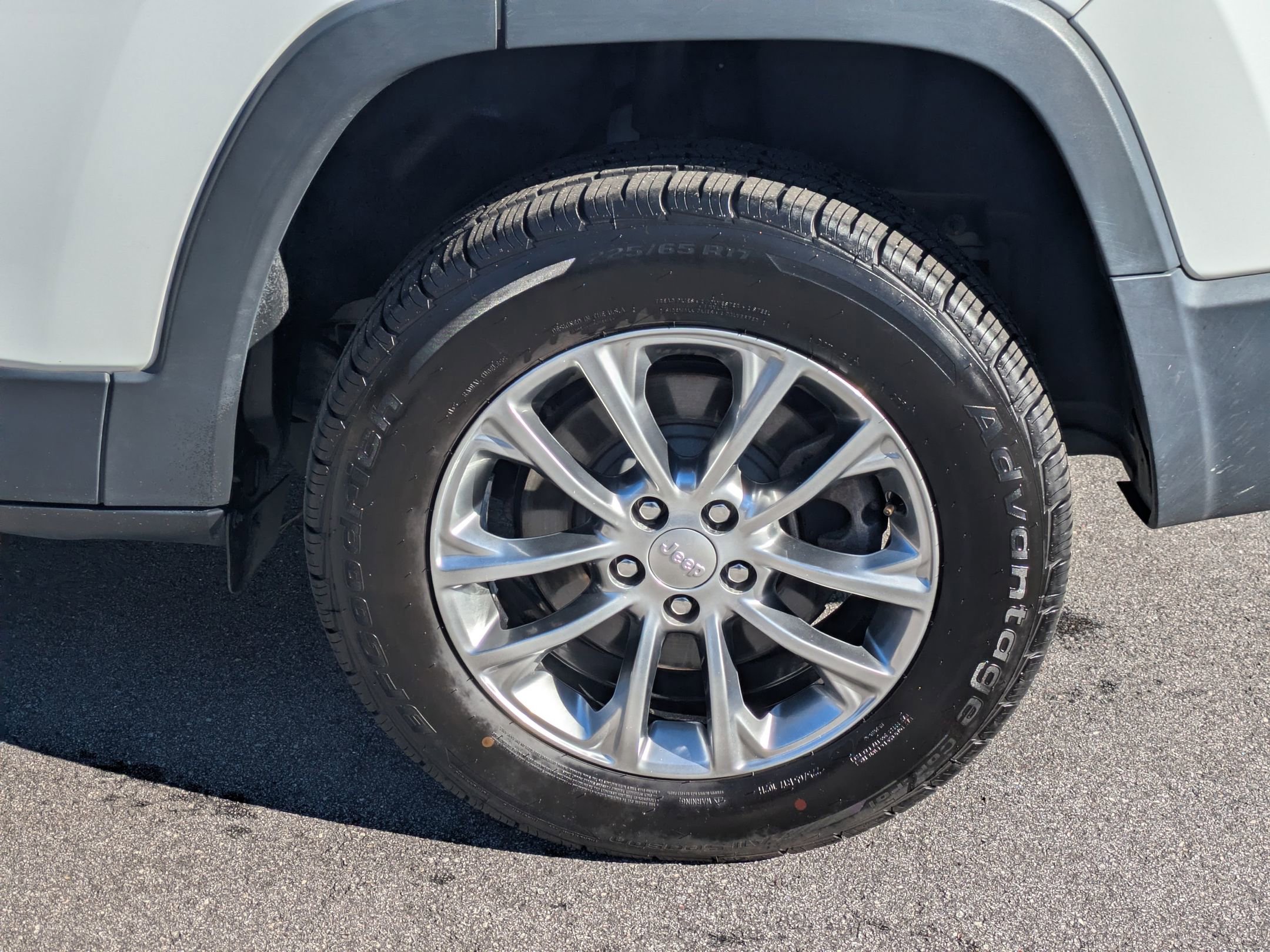 Used 2021 Jeep Cherokee Latitude Lux w/ Trailer Tow Group image 8