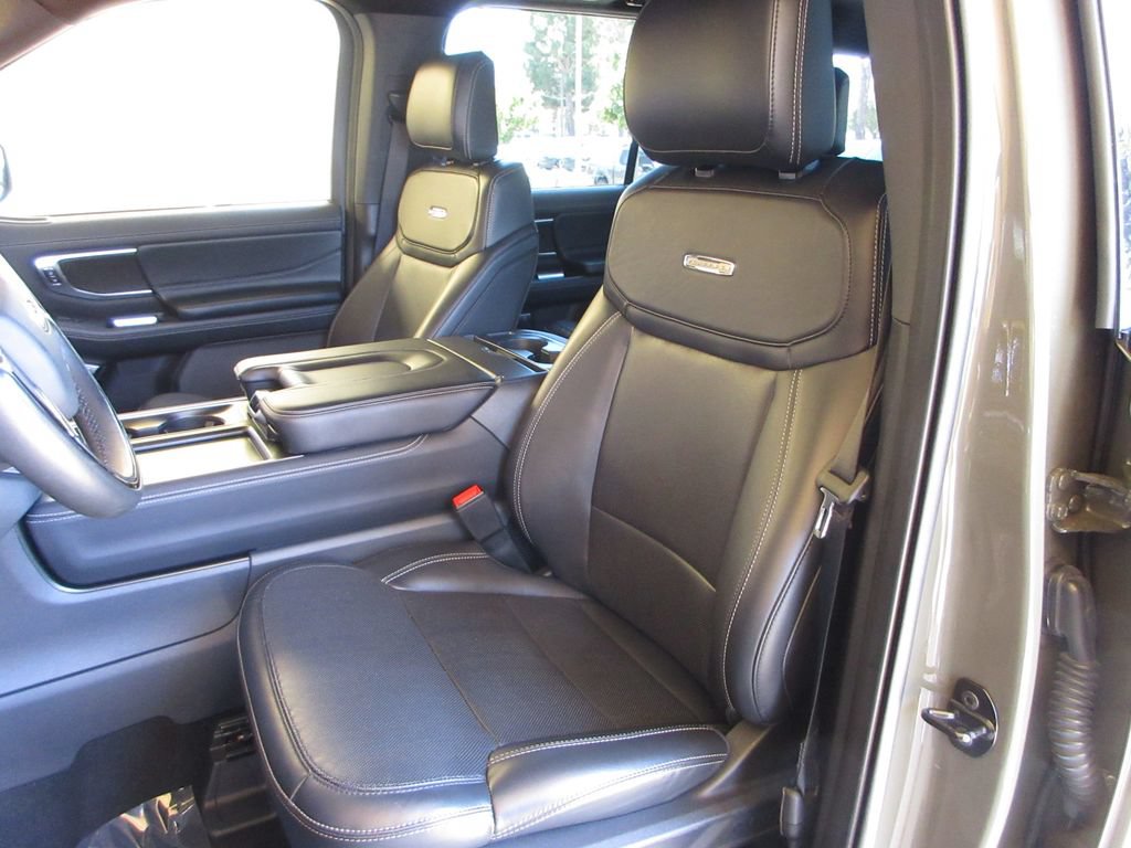 Certified 2025 Ford Expedition Platinum w/ Stealth Performance Package AWD/4WD image 11