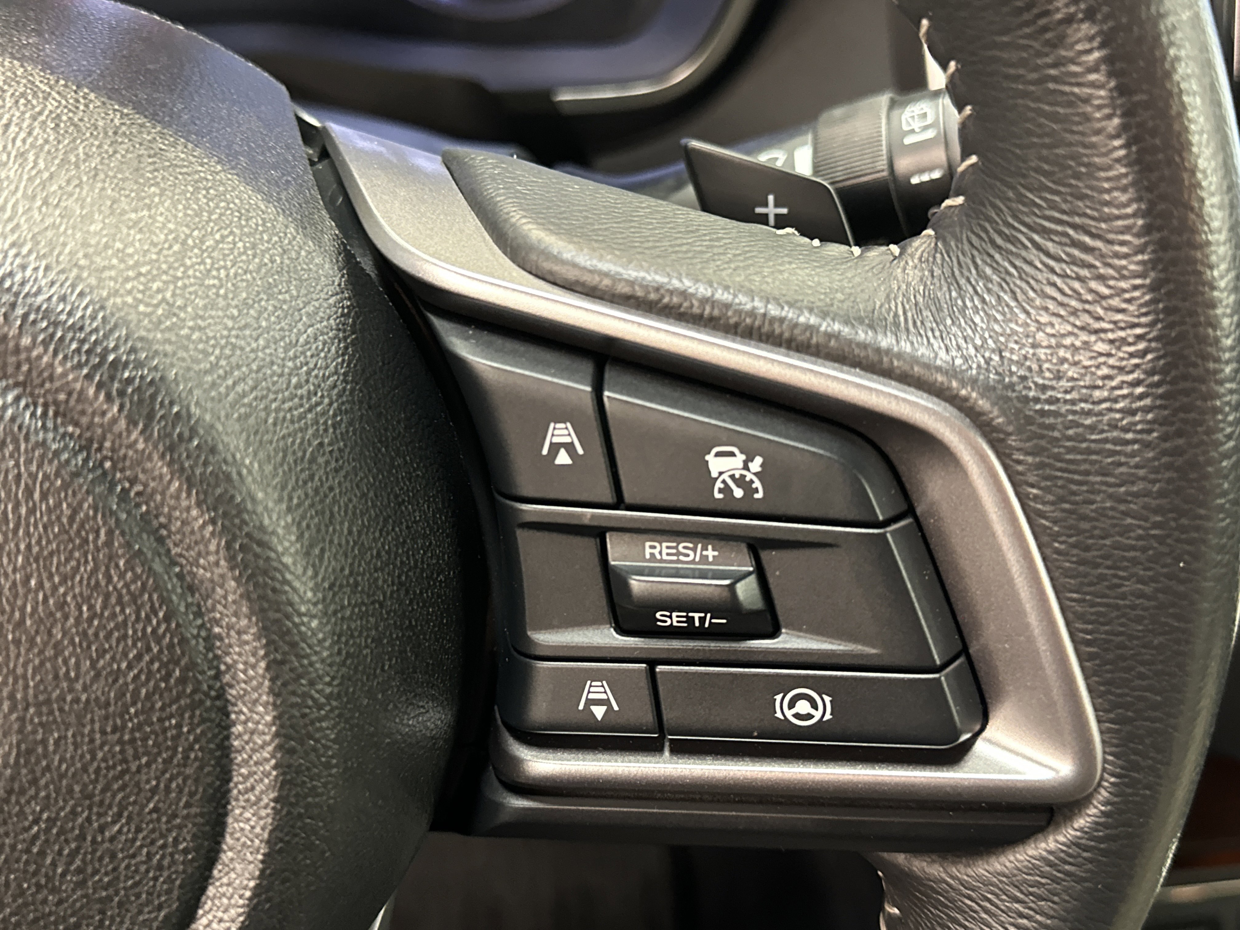 Used 2024 Subaru Ascent Premium w/ Convenience Package image 32