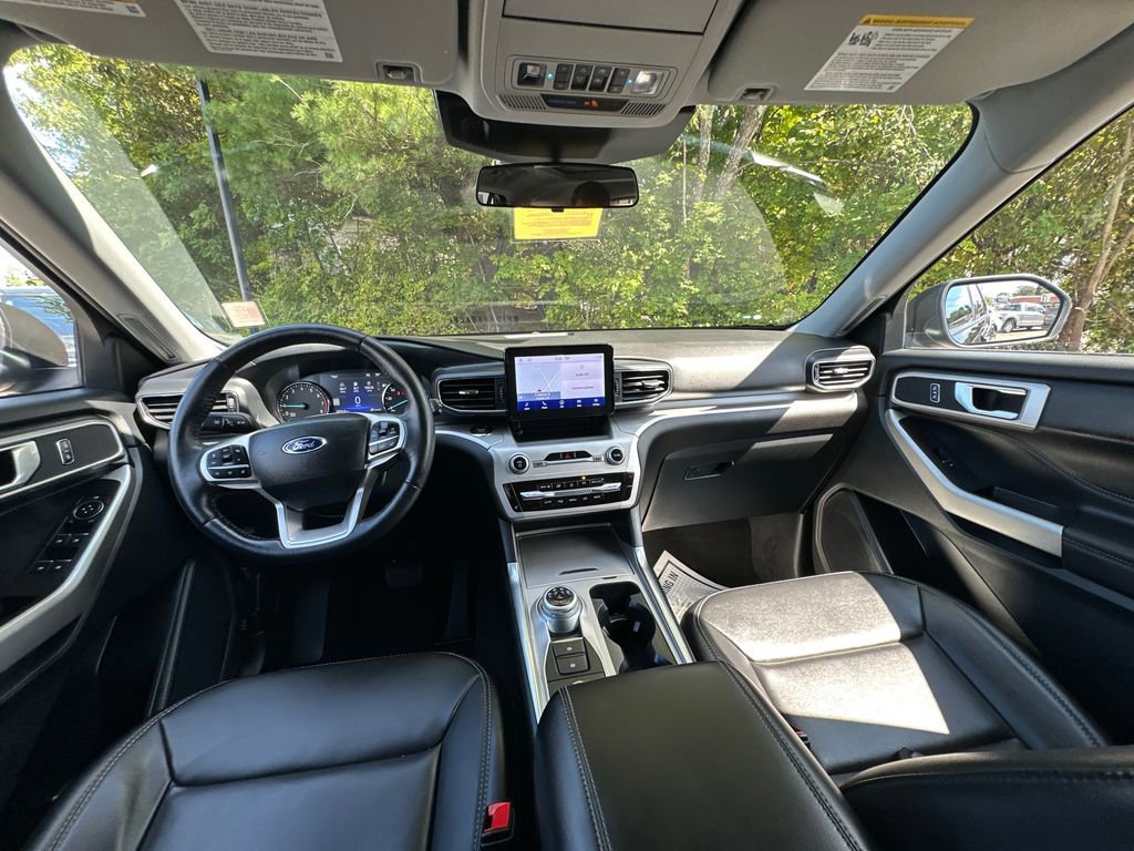 Certified 2022 Ford Explorer XLT w/ Equipment Group 202A image 14