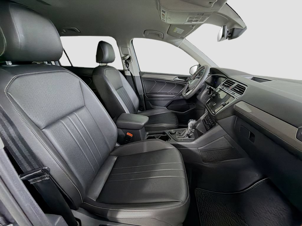Used 2022 Volkswagen Tiguan SE AWD/4WD image 29