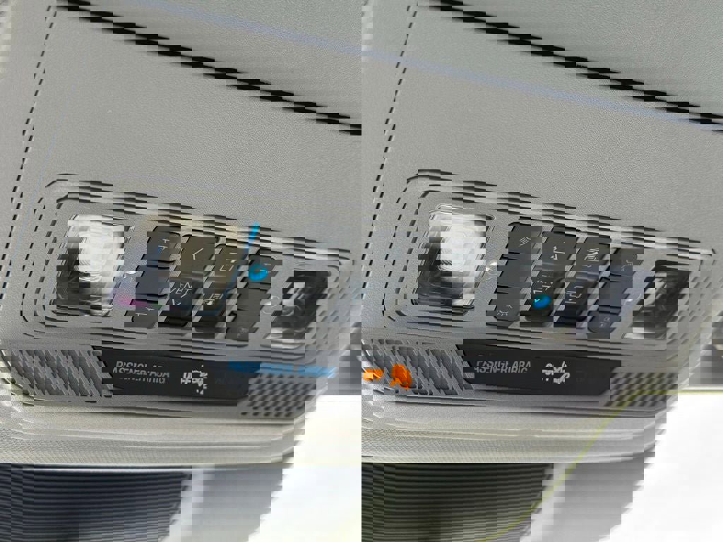 Certified 2022 Ford Explorer XLT w/ Equipment Group 202A image 40