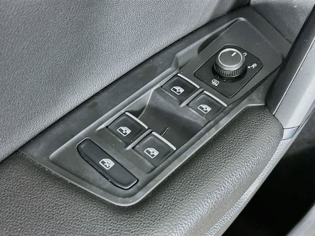 Used 2019 Volkswagen Tiguan SE AWD/4WD image 29