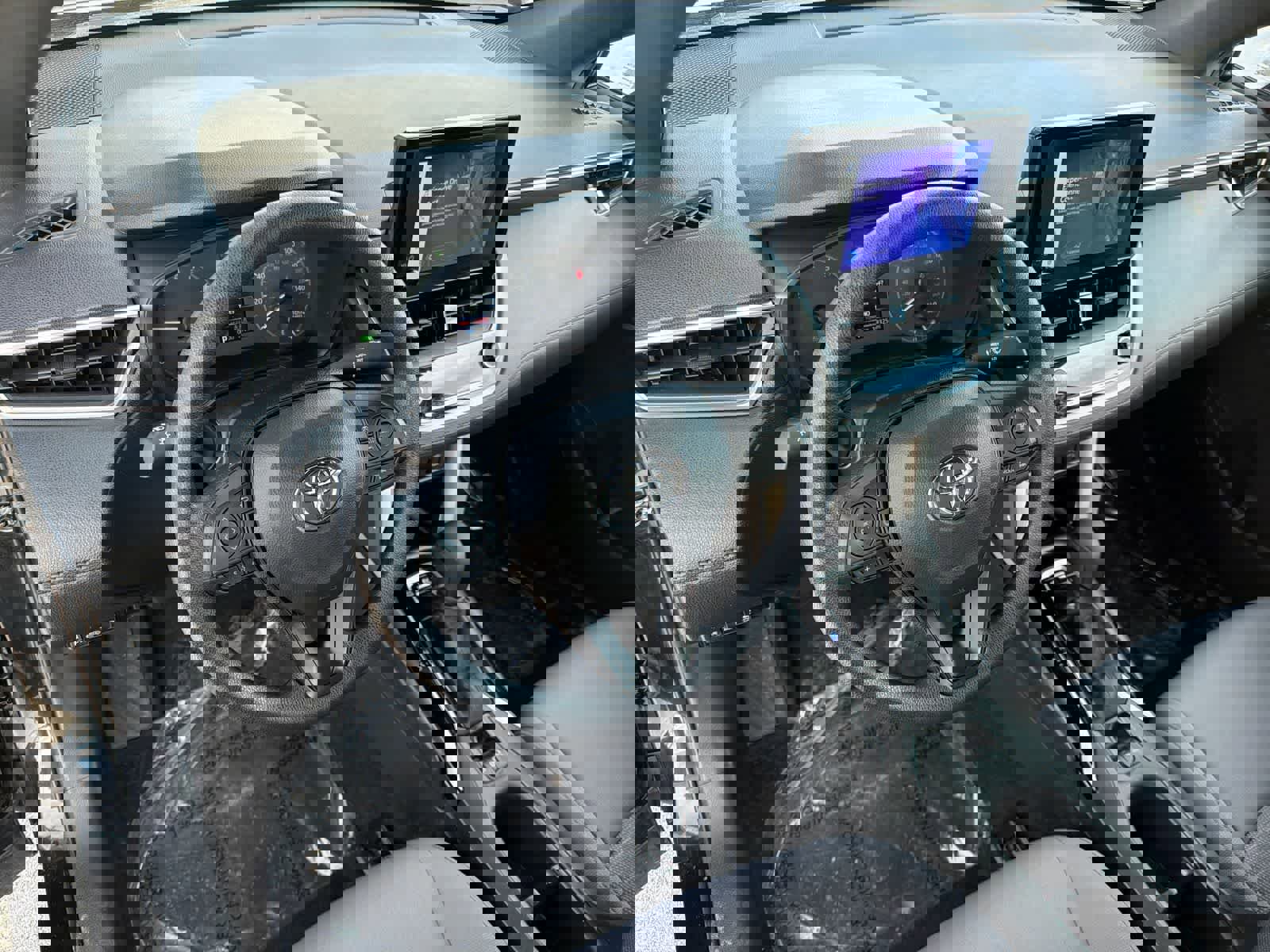 Used 2024 Toyota Corolla Cross AWD Hybrid image 10