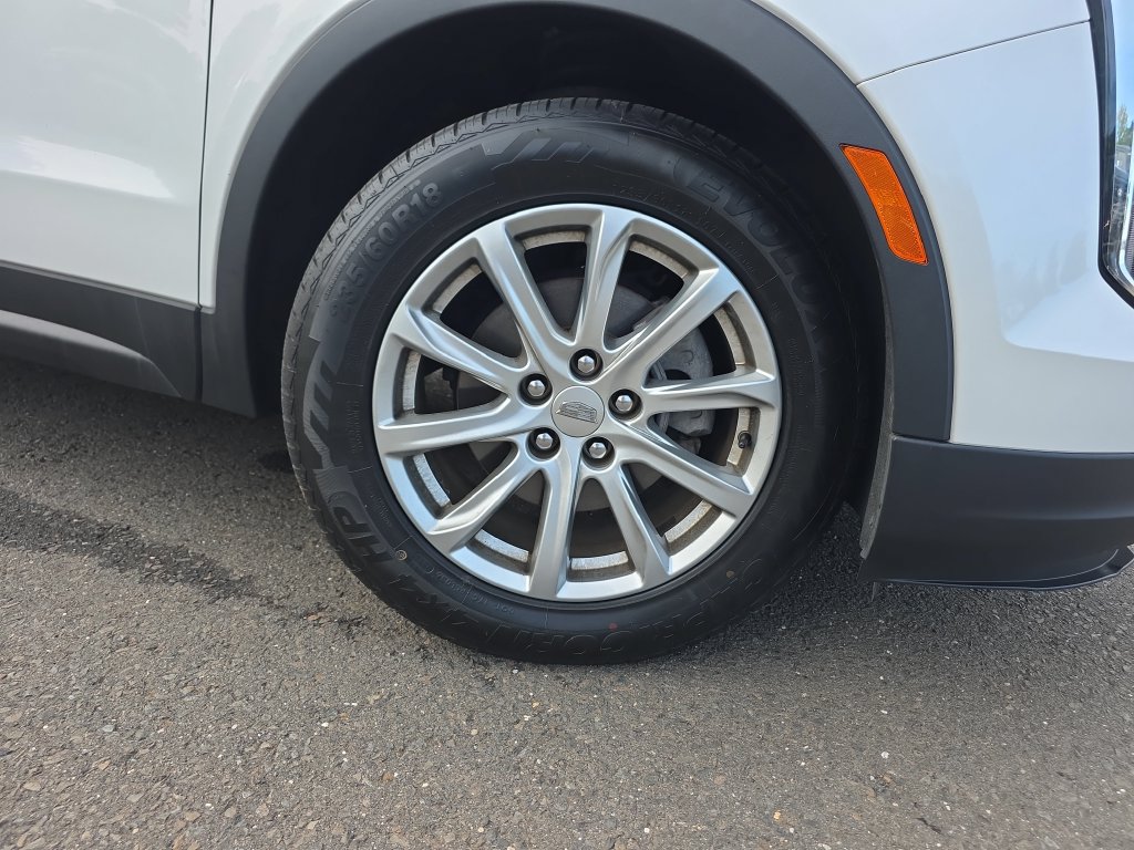 Used 2021 Cadillac XT4 Luxury w/ Cold Weather Package AWD/4WD image 11