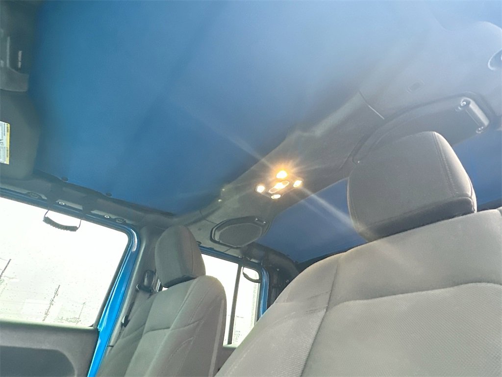 Used 2021 Jeep Gladiator Sport image 11