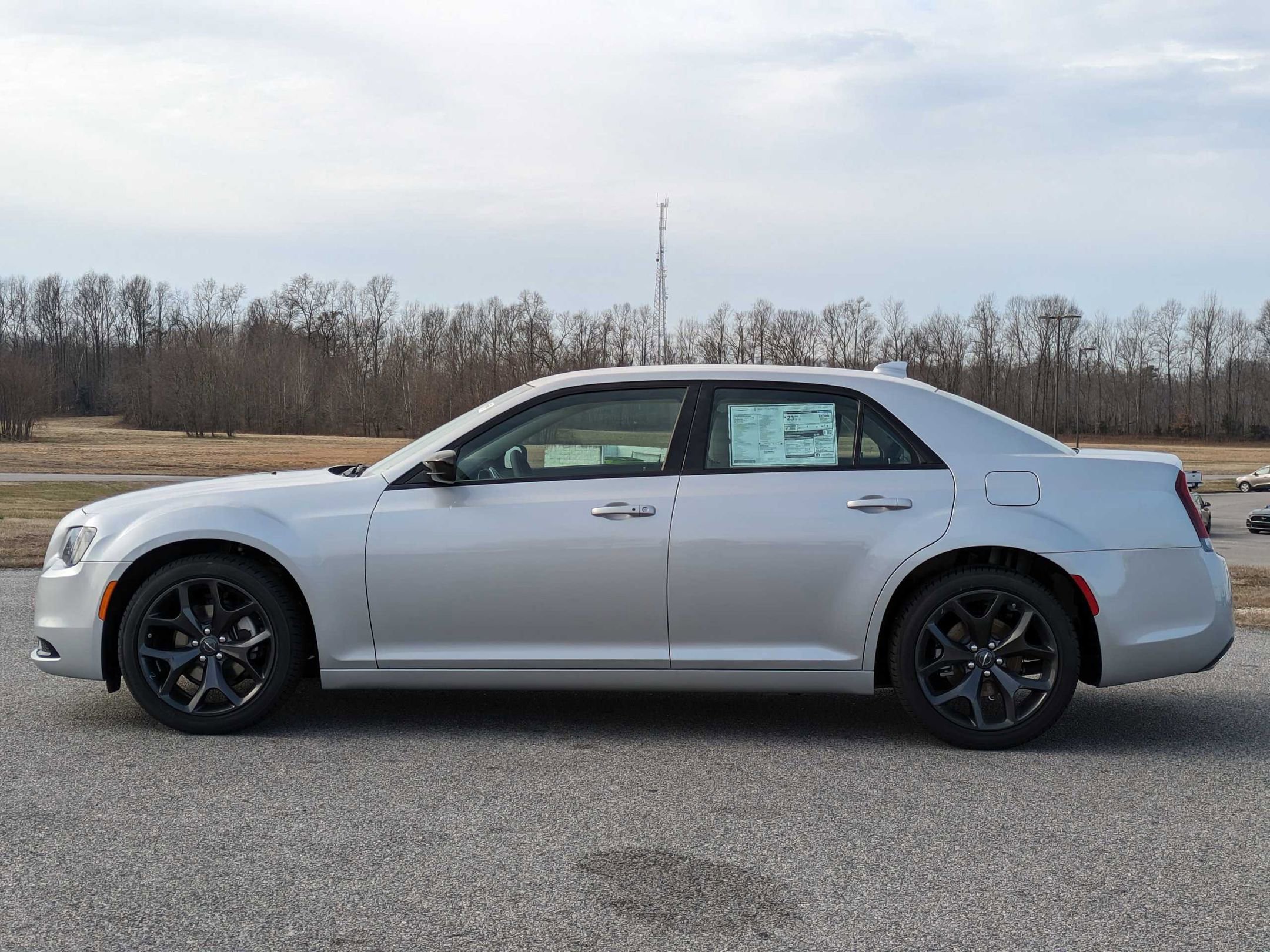 Used 2023 Chrysler 300 Touring w/ Sport Appearance Package image 2