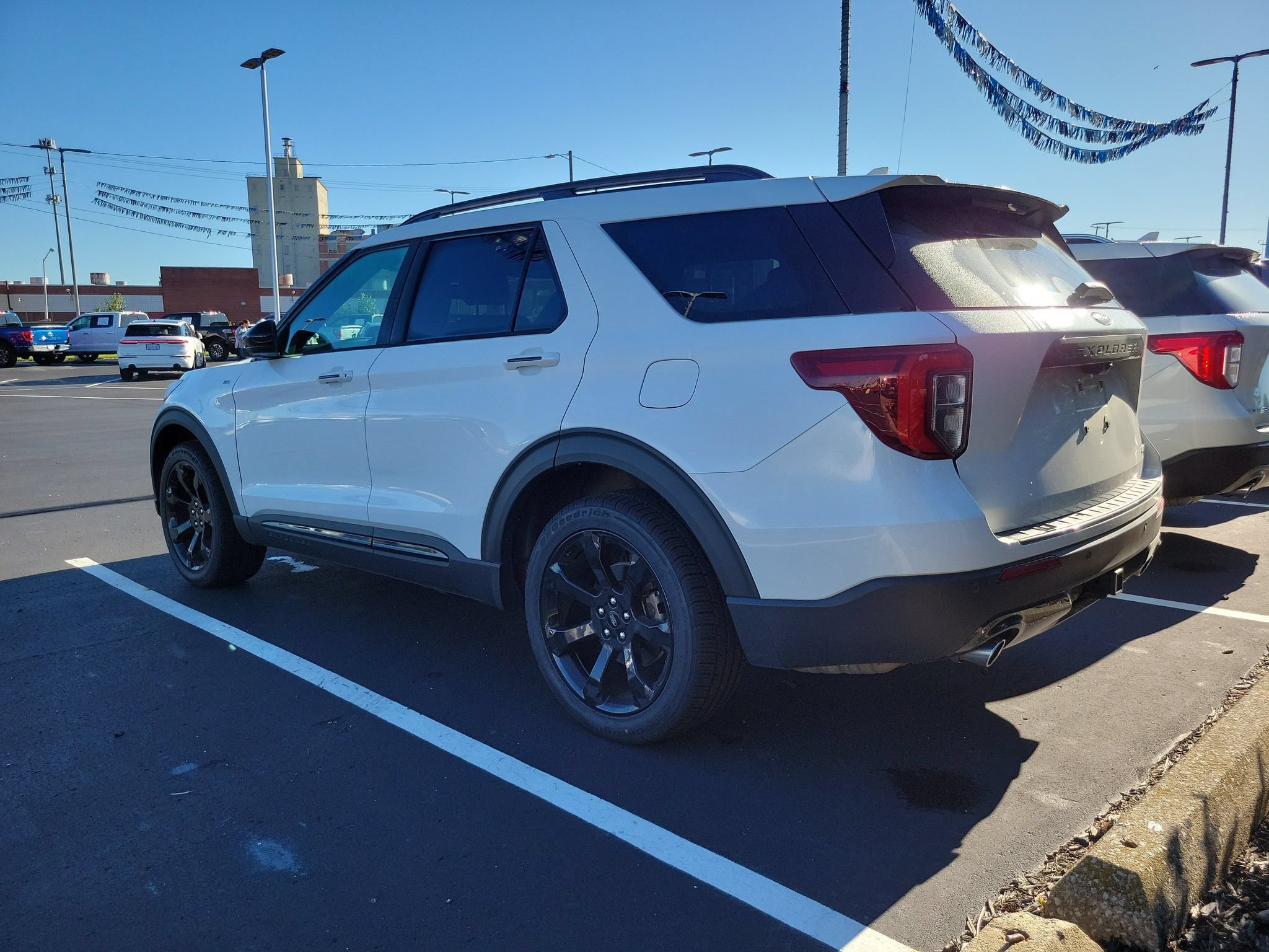 Certified 2023 Ford Explorer ST-Line w/ Class IV Trailer Tow Package AWD/4WD image 4