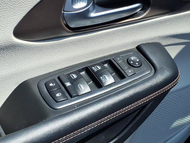 Used 2019 Chrysler Pacifica Touring Plus w/ Advanced Safetytec Group FWD image 15