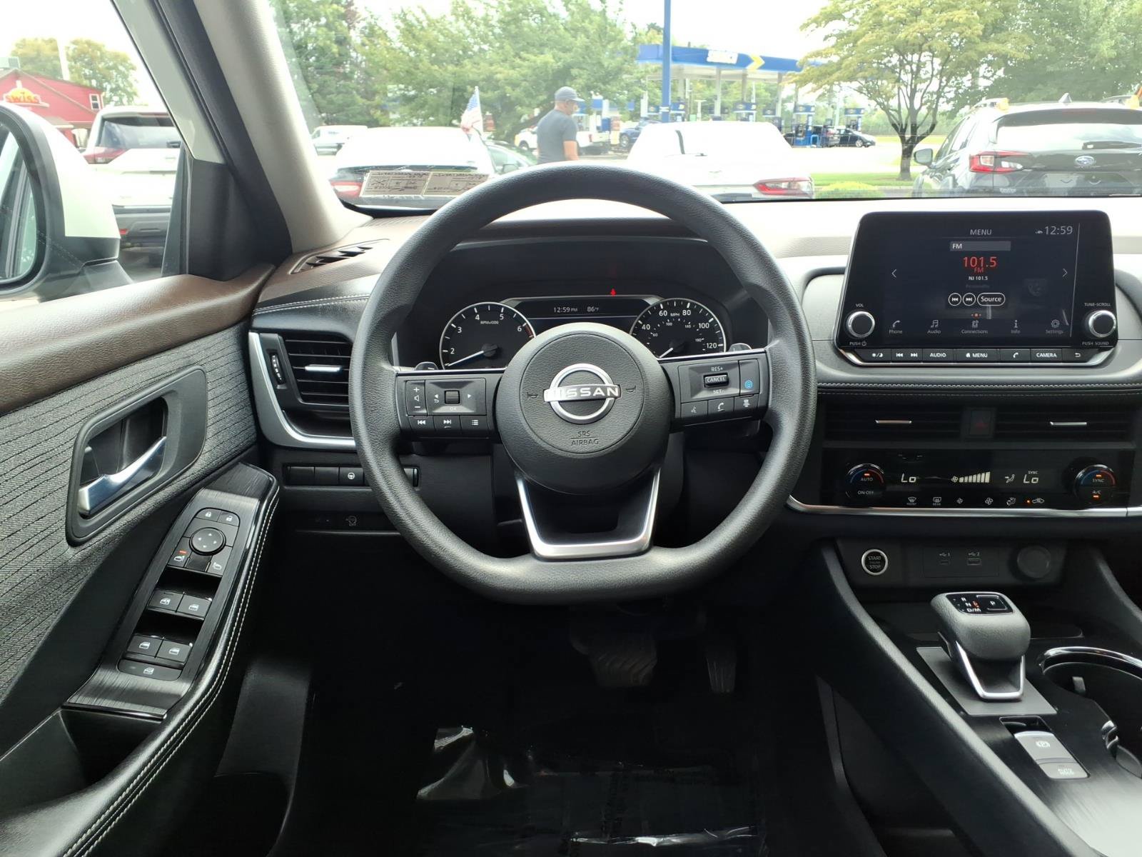 Used 2023 Nissan Rogue SV AWD/4WD image 12