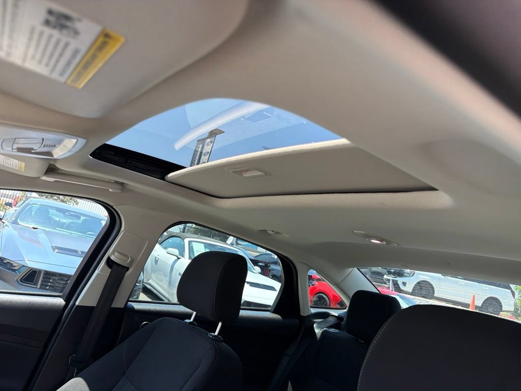 Certified 2017 Ford Focus SEL FWD image 25