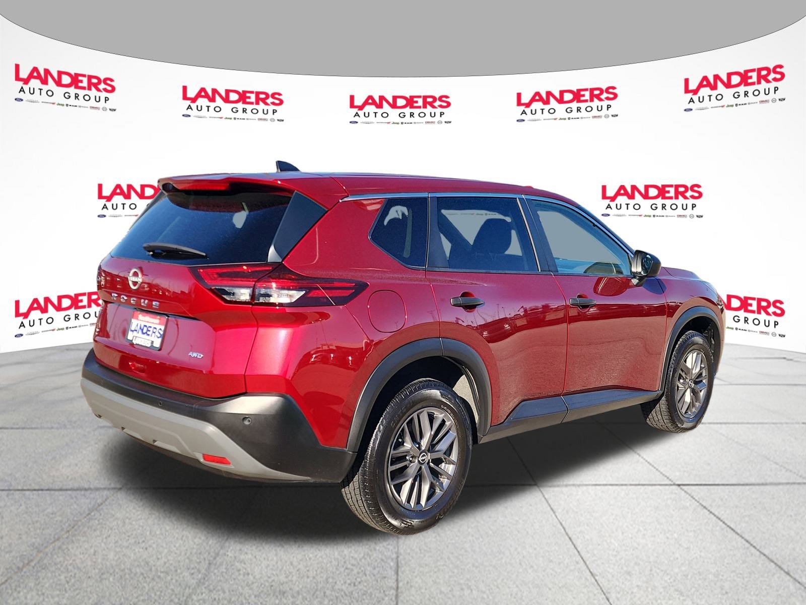 Used 2023 Nissan Rogue S image 3