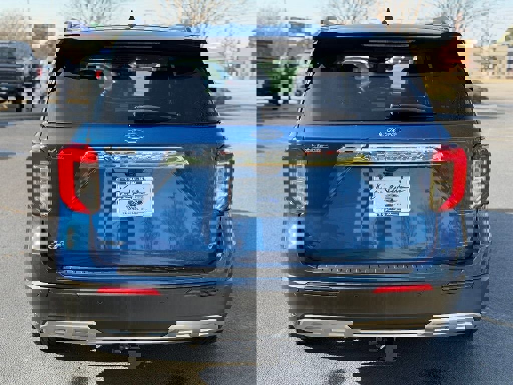 Certified 2023 Ford Explorer XLT w/ Equipment Group 202A image 4