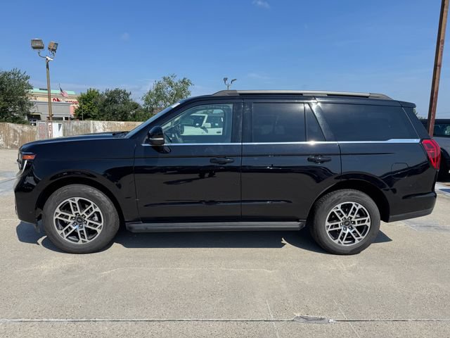 Certified 2025 Ford Expedition Active AWD/4WD image 5